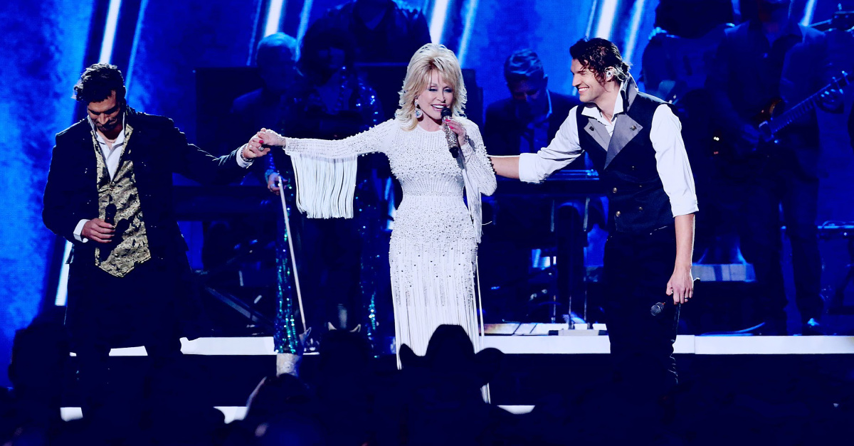 Dolly Parton and For King and Country Win Grammy for 'God Only Knows