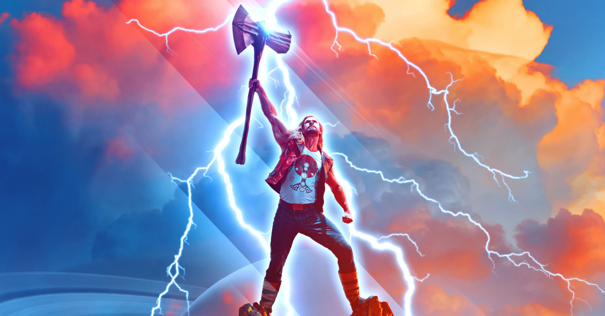 Thor Love and Thunder, Thor holding his hammer on top of a rock