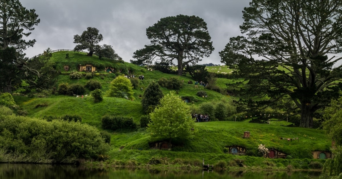 hobbiton, jrr tolkien tales of tom bombadil