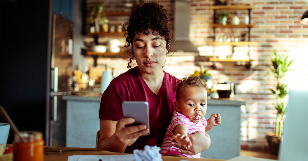 7 Ways Phones Produce Anxiety and Lead to Mom Guilt