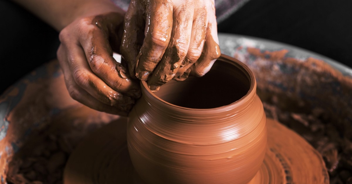 What Can the Jars of Clay Bible Verse Teach Us Today? Topical Studies