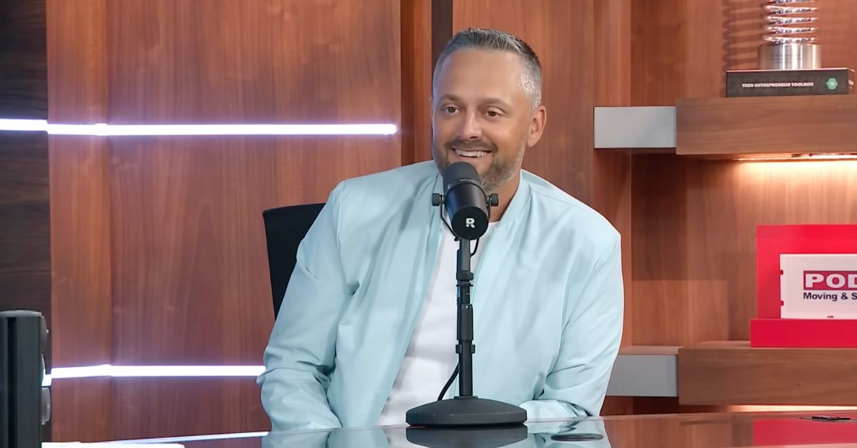 Nate Bargatze Says H...