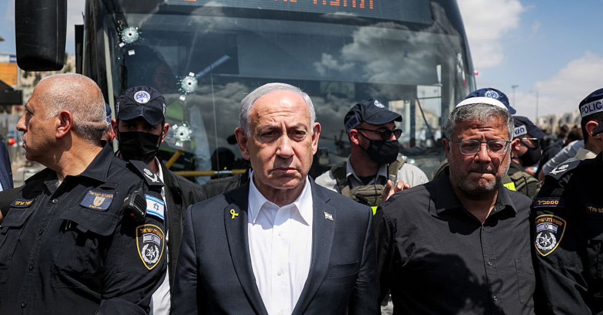Netanyahu Vows to Ta...
