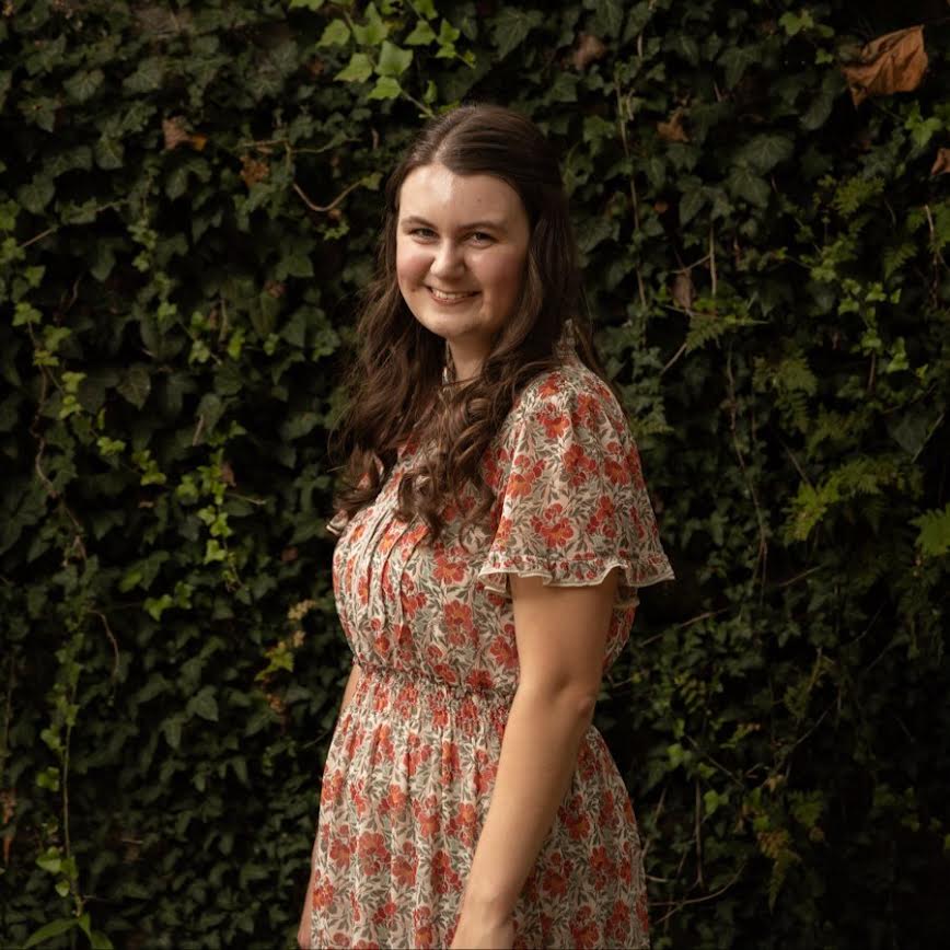 Hannah Benson profile author bio pic