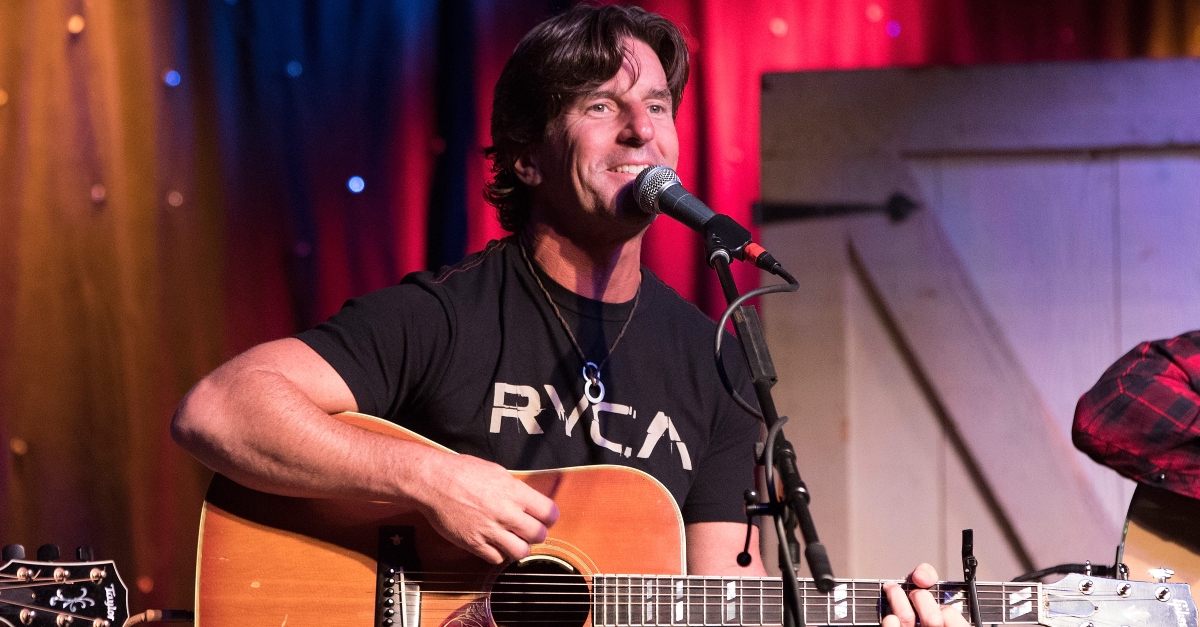 ‘Jesus Take the Wheel’ Songwriter Brett James Dies in Plane Crash with Wife, Stepdaughter