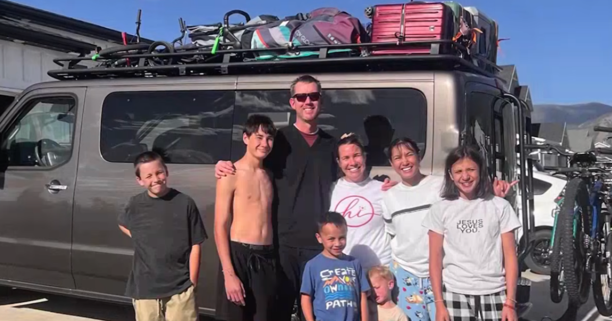 Stranger Reaches Out to Help a Family of Six Whose Van Was Stolen While On Vacation